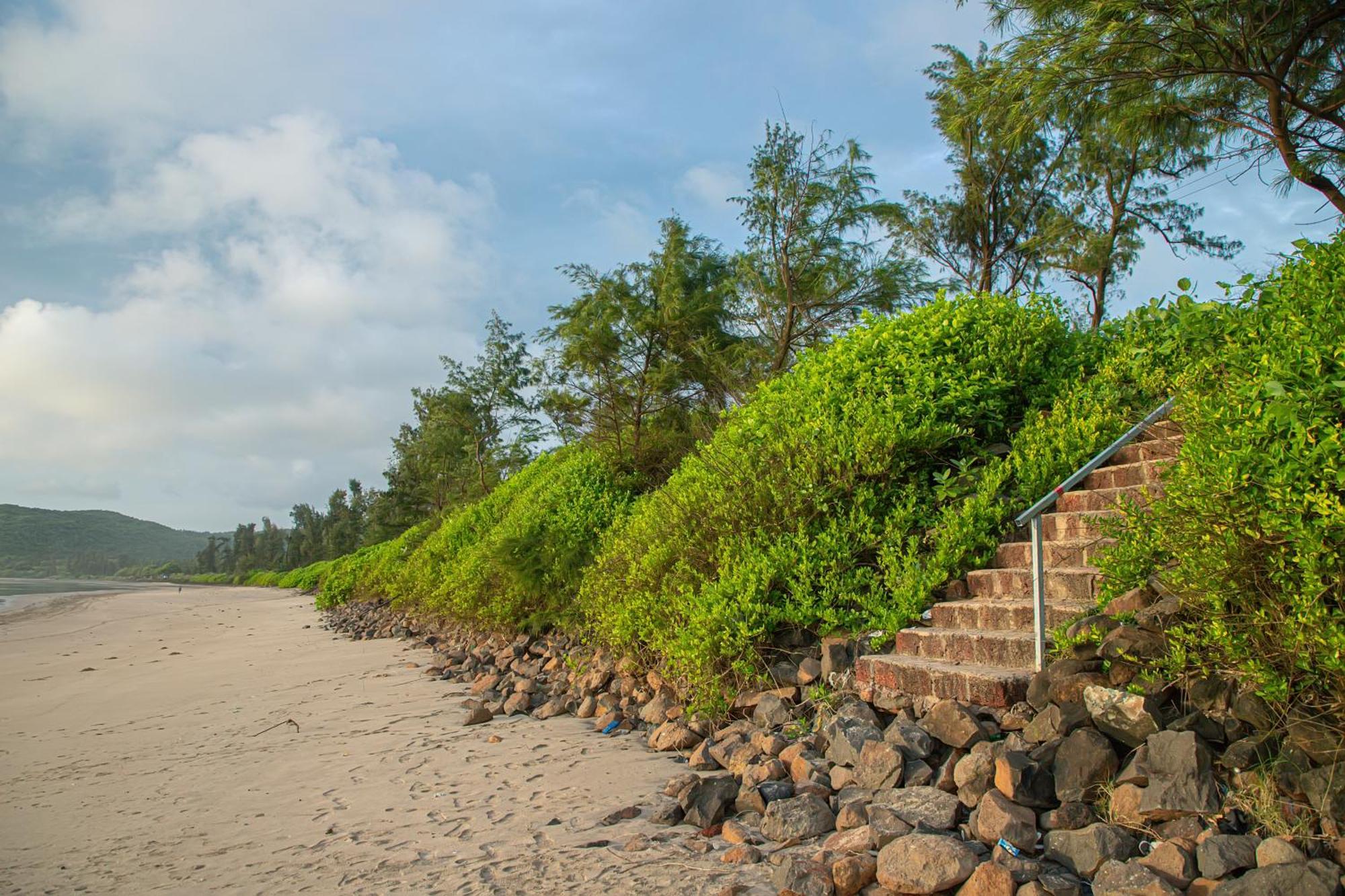 White Sand Beach Resort Kondivali Exterior photo