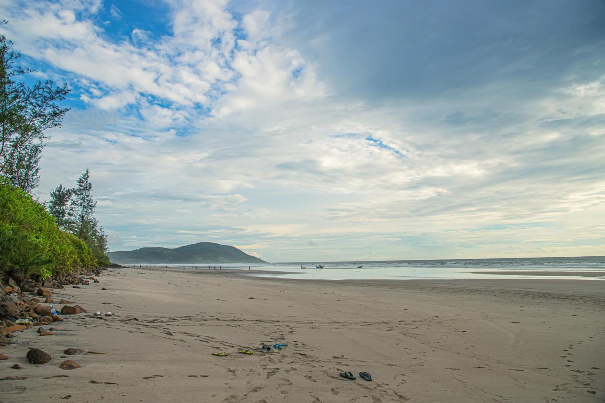 White Sand Beach Resort Kondivali Exterior photo